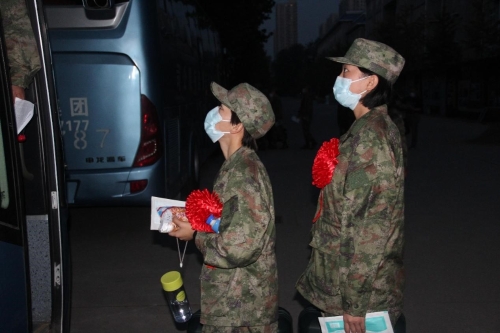 新兵启程出发